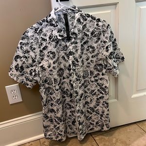 Lululemon Short Sleeve Men's Button Down Shirt - Size Large